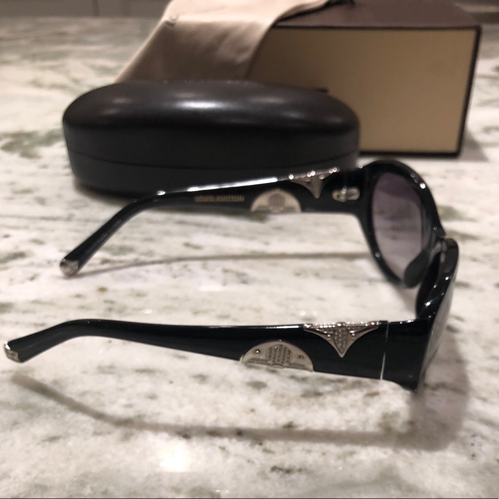 Louis Vuitton Sunglasses - Picture 4 of 8